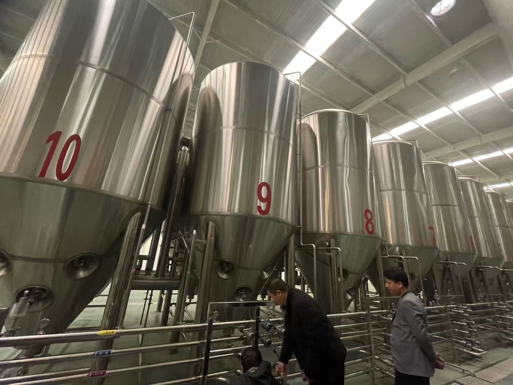 兴义精酿啤酒设备厂—平面布置、设备设计、制造、调试、培训等一条龙服务